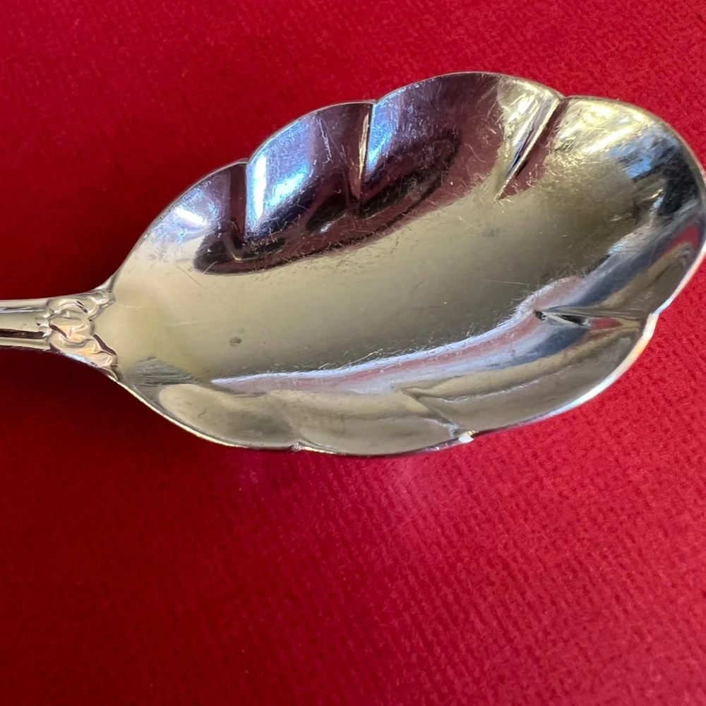 Rogers Bros. Silverplate Sugar/Jelly Scalloped Spoon